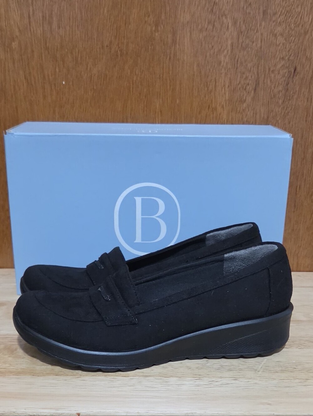 Bzees Black Loafers /Slip On/Size 8M/ Air Step Technology / Low wedge sole / NWT - Picture 3 of 11